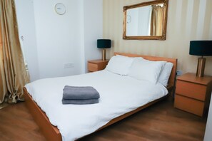 2 quartos, ferros/tábuas de passar roupa, Wi-Fi, roupa de cama