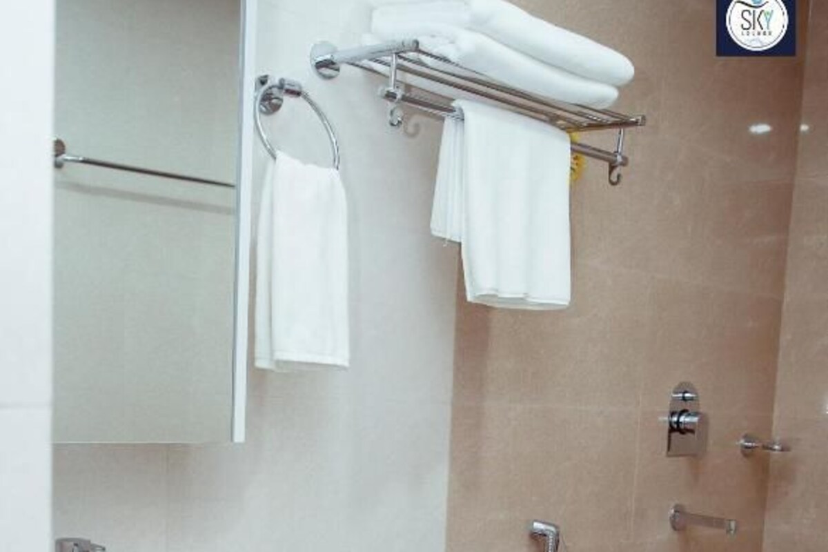 Salle de bain | Pantoufles, serviettes fournies