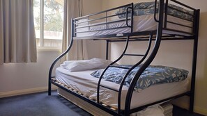 3 Schlafzimmer, Bügeleisen/Bügelbrett, Internetzugang