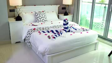 City Double Room, 1 Double Bed, Non Smoking, City View | Premium bedding, down duvets, minibar, in-room safe