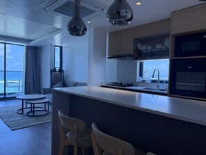 Luxury Apartment, 2 Bedrooms, Sea View, Annex Building | Private kitchen | Oven, electric kettle, toaster, rice cooker - SUNNY CANOPY (Hulhumalé)