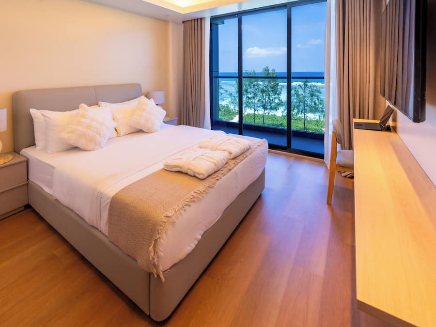 Luksusleilighet | Sengetøy av topp kvalitet, dundyner, minibar og safe på rommet