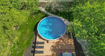 5-BD/2-BA Cheerful Retreat | Pool, Patio, Firepit