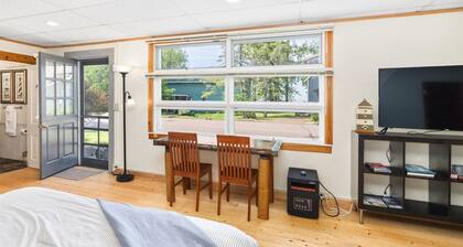 Windsled Studio at Ferry Landing Suites in Downtown La Pointe!