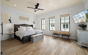 4 bedrooms, iron/ironing board, travel cot, WiFi - Private Boardwalk, Pool, Sleeps 12 - Boardwalk (Port Aransas)