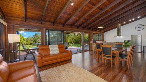 Rippa's Rest Crescent Head