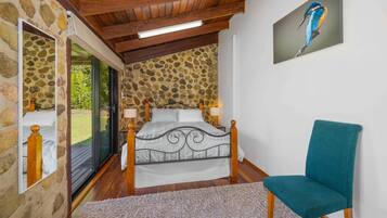 3 bedrooms, WiFi, bed sheets