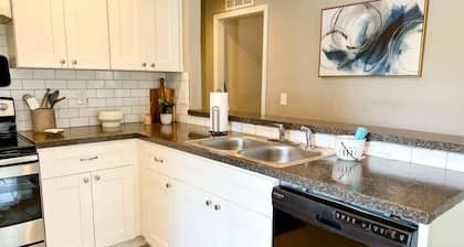 Contemporary 3 Bedroom Home in Dade City