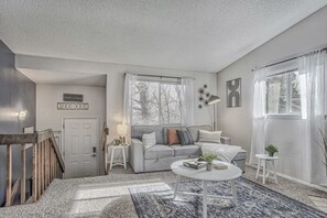 TV, fireplace, offices - Broadmoor Balcony Duplex Near Rocky Mountain Views (Colorado Springs)
