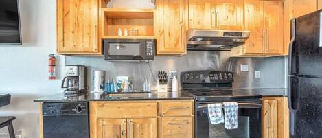 Fridge, microwave, oven, stovetop