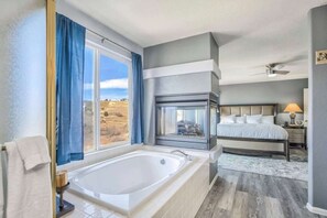 6 bedrooms, desk, iron/ironing board, WiFi