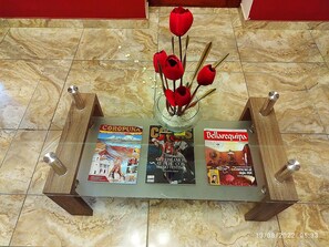 Standardrum | Vardagsrum | 50-tums plasma-tv med digitalkanaler, tv och golvvÀrme