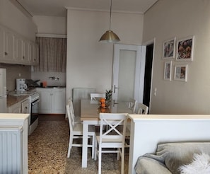 Dining - Delphic moments: Sunny & Spacious App 3BR + 2BA w/view (Delphi)