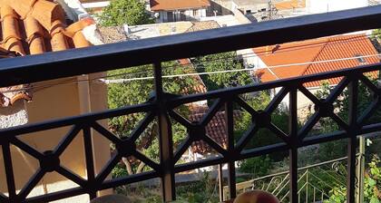 Sunny & Spacious Apartment in Delphi, 3 Bedrooms, 2 Bathrooms Sleeps 8 w/view