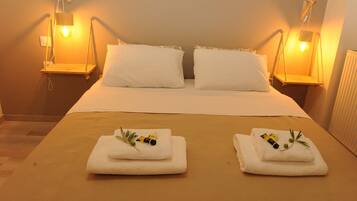 3 bedrooms, desk, travel crib, free WiFi