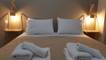 3 bedrooms, desk, travel crib, free WiFi