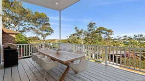 Outdoor dining - Three Beaches (Malua Bay)