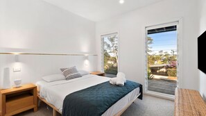 4 bedrooms, free WiFi, bed sheets
