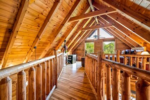 Interior - Great location! Hot Tub Resort Pool Arcade, Outdoor Firepit, Free Attractions (Pigeon Forge)
