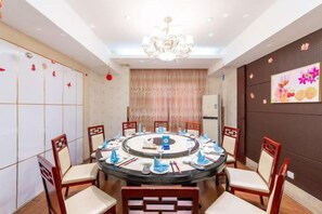 Unclassified image, 4 of 31, button - Xinhui Hotel (Zhoushan)