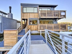 Exterior - Floating condo 'B' on Sausalito's Richardson Bay (Mill Valley)