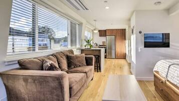 1 habitación, tabla de planchar con plancha, wifi gratis y ropa de cama