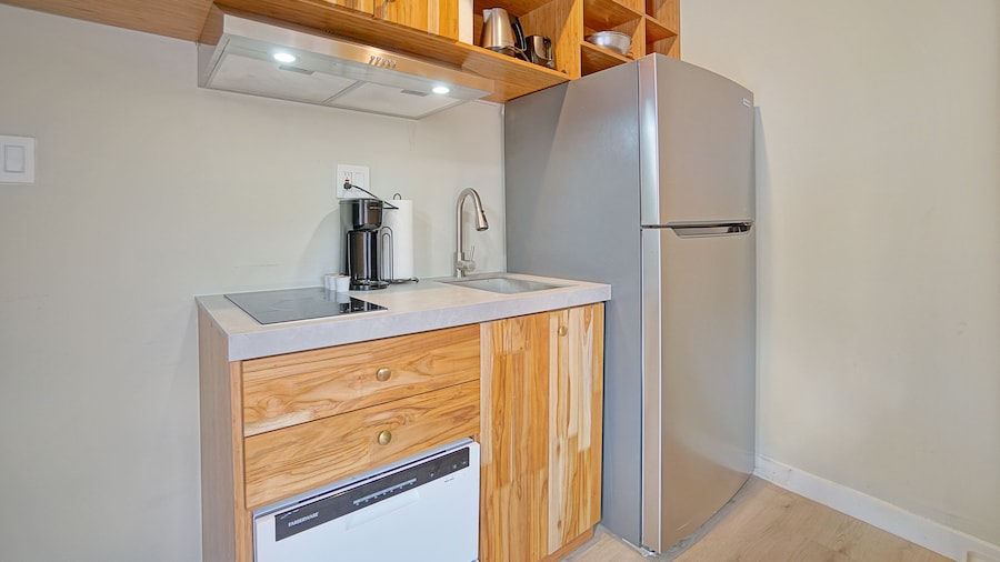 Stylish East Little Havana Flats