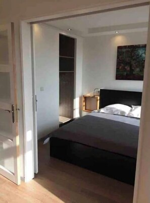 2 slaapkamers, reisbedje, wifi, beddengoed