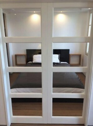 2 habitaciones, cuna de viaje, wifi y ropa de cama 