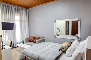 Kahden hengen deluxe-huone | Minibaari, pimennysverhot, silitysrauta/-lauta, ilmainen Wi-Fi