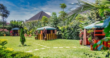 EZRA BOUTIQUE HOTEL by The Weekender