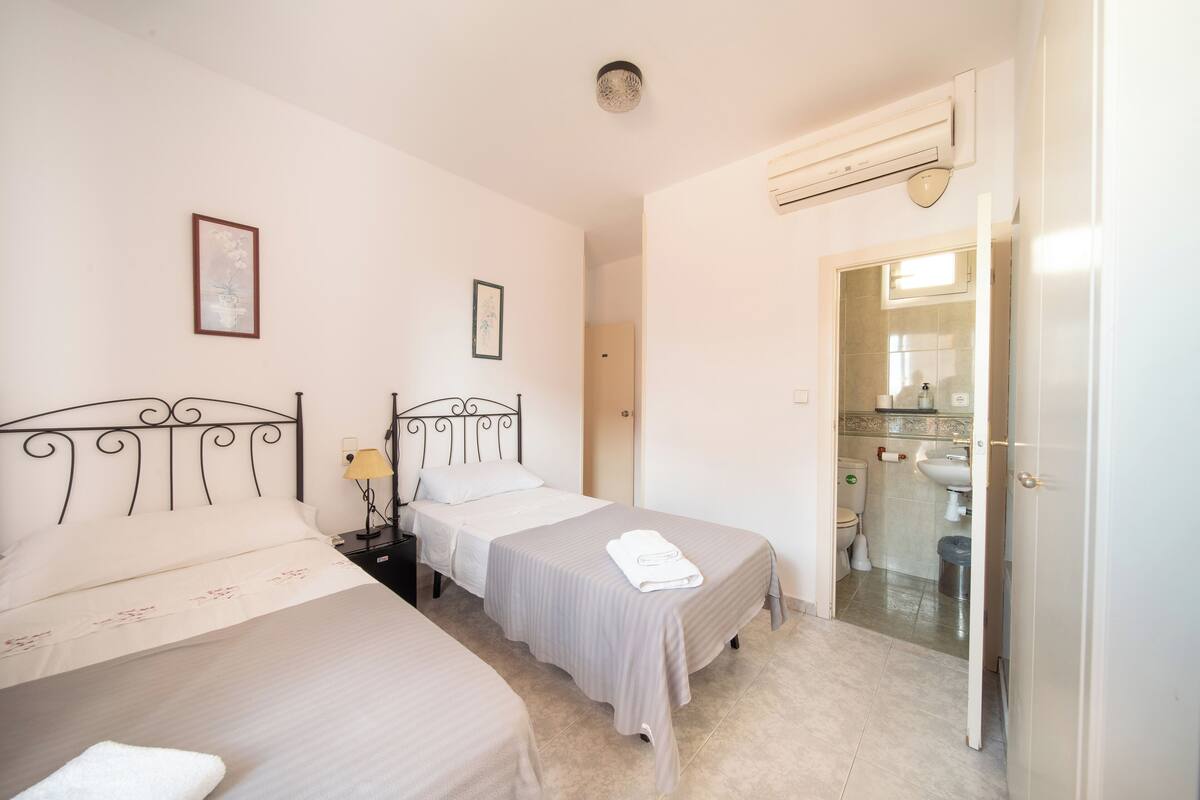 Standard-Zweibettzimmer | Hochwertige Bettwaren, Minibar, Zimmersafe, Schreibtisch