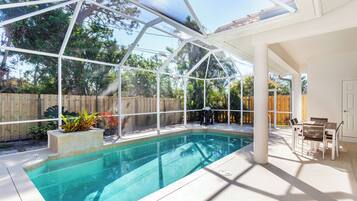 Comfort-Haus, 4 Schlafzimmer, Küche, Poolblick | Eigener Pool
