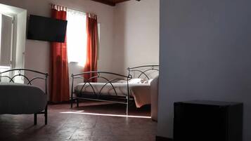 1 Schlafzimmer, Schreibtisch, WLAN, Bettwäsche