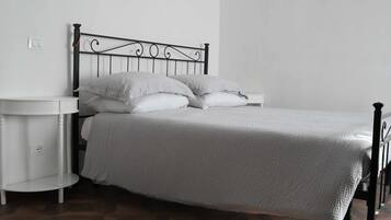 1 chambre, bureau, fer et planche Ă repasser, Wi-Fi gratuit