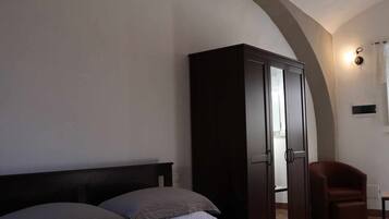 1 Schlafzimmer, Schreibtisch, Bügeleisen/Bügelbrett, WLAN