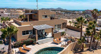 Panoramic ocean & mountain views w private pool, 10 minute walk to surf beaches!
