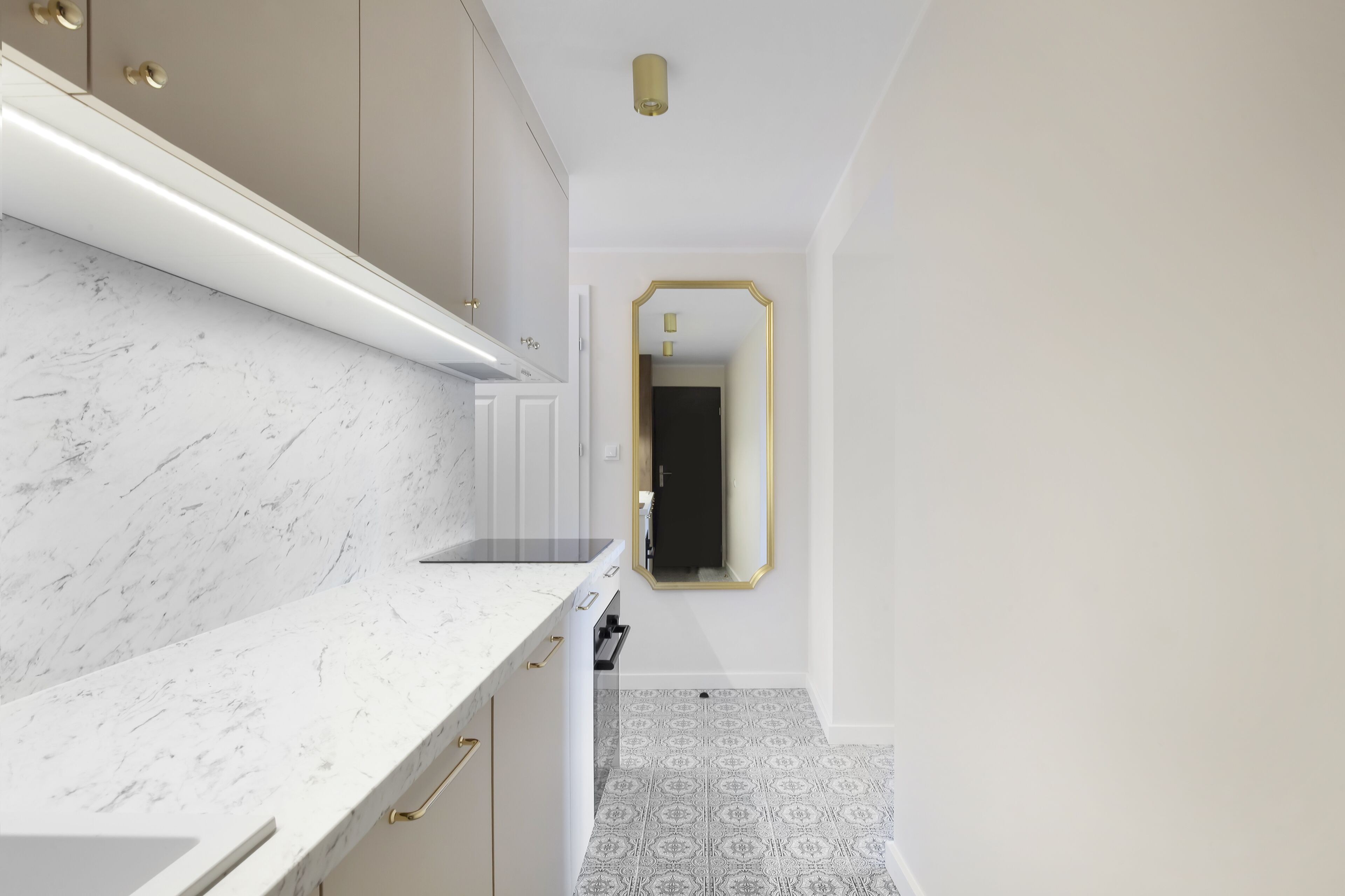 Deluxe Apartment | Living area | Flat-screen TV