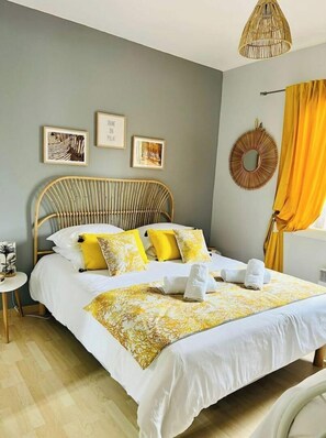 2 slaapkamers, een strijkplank/strijkijzer, reisbedje, gratis wifi