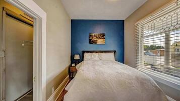 2 slaapkamers, een bureau, wifi, beddengoed