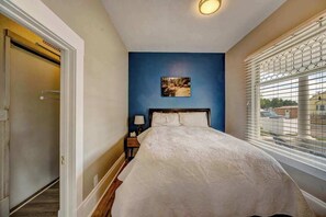 2 habitaciones, escritorio, wifi y ropa de cama