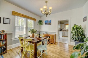 Dining - Charming 1910 Pet-Friendly Home in Sheridan, WY | Huge Fenced Yard Steps From Dog Park | Updated Kitchen & Cozy Fire Pit | Walk to Downtown Dining & Bighorn Mountain Adventures | Ideal for Families & Fur Babies (Sheridan)