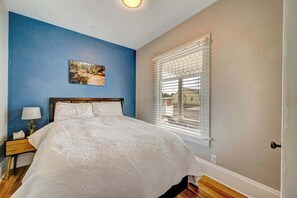 2 chambres, bureau, Wi-Fi, literie fournie