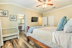 4 bedrooms, iron/ironing board, WiFi, bed sheets