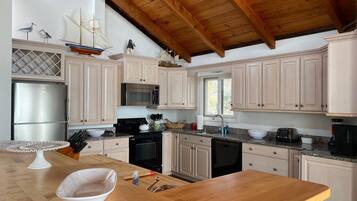 Dining tables, kitchen islands