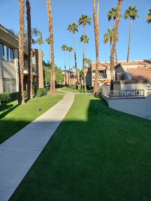 Property grounds - Hyatt Vacation Club (Welk) Villa available during 2nd Coachella Weekend (Cathedral City)