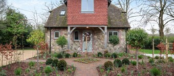 2 bedroom accommodation in Pulborough