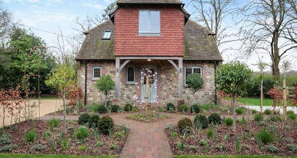 2 bedroom accommodation in Pulborough