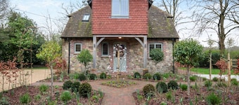 2 bedroom accommodation in Pulborough
