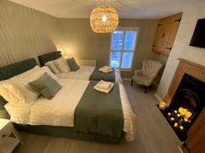 2 bedrooms, iron/ironing board, internet, bed sheets